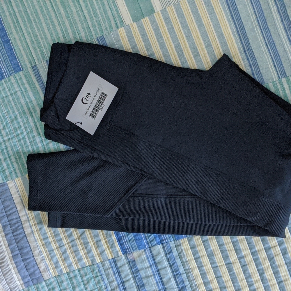 Zyia Ribbed black premium leggings